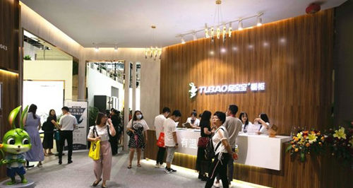 著名橱柜品牌兔宝宝首次行业亮相 “轻奢科技木”燃爆建博会