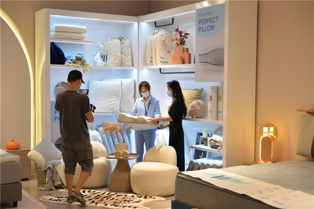 两千多家企业亮相上海家具展 为何百思佳能够引人驻足?