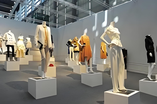 赛道突围:服装品牌的差异化竞争策略