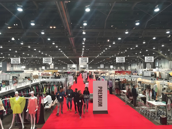 2025年服装行业五大技术突破:从绿色革命到智能穿戴的全面重构